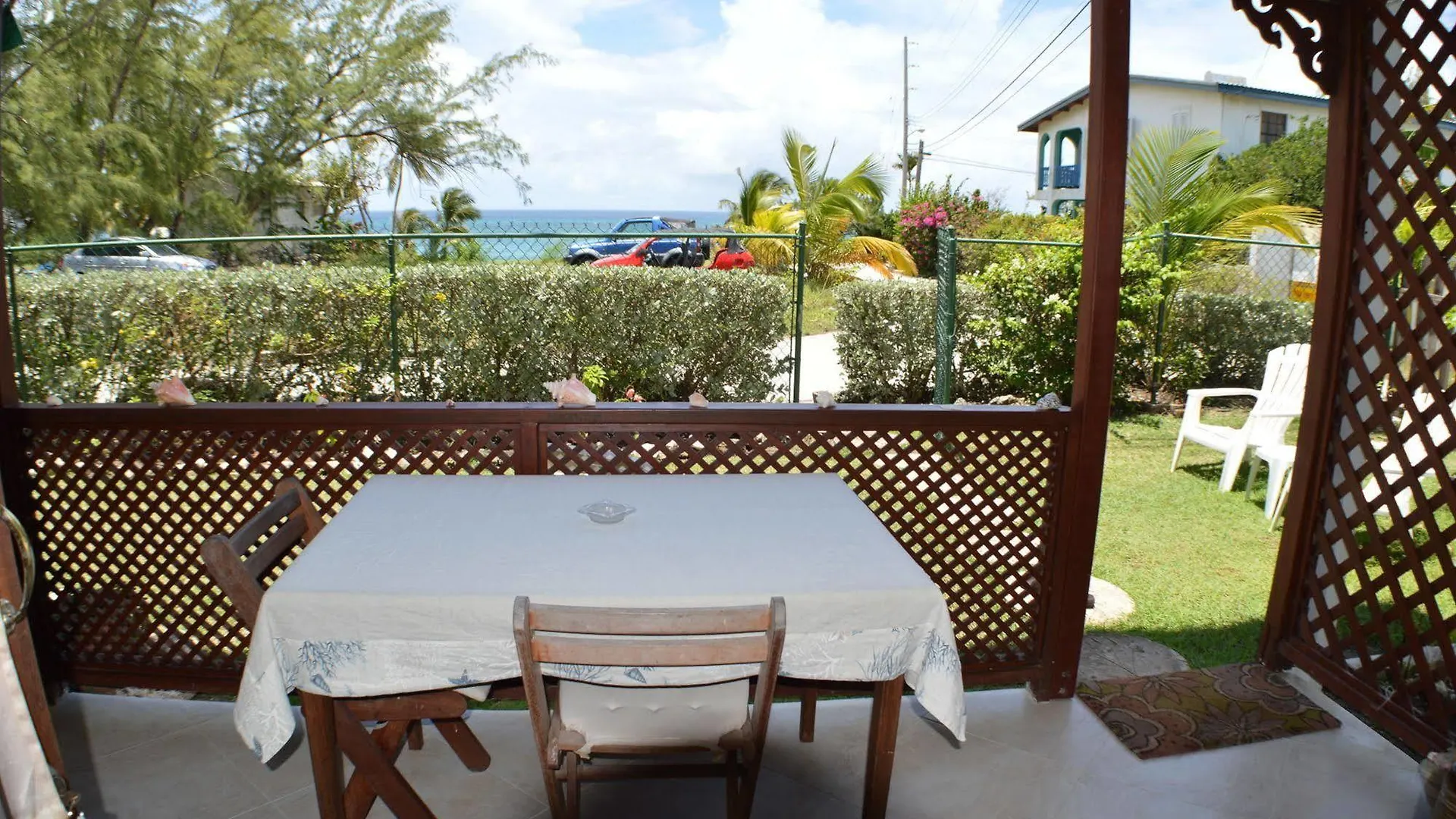 Sea-View Apartment Крайст-Черч